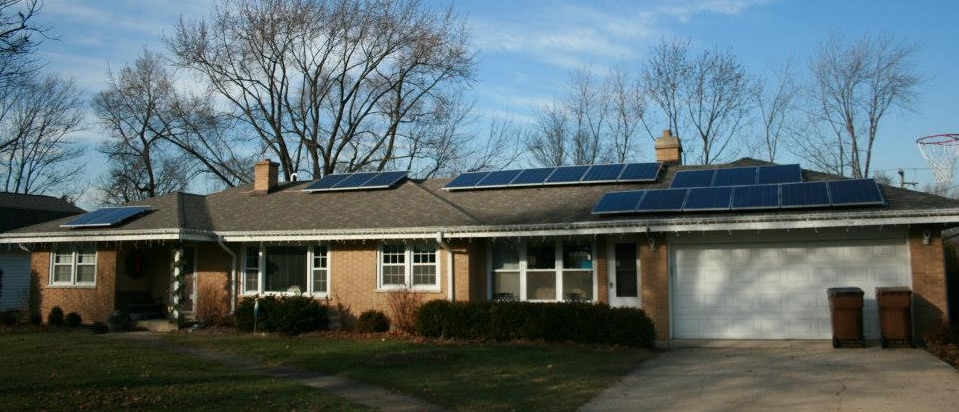 Residential solar panels in Glen Ellyn