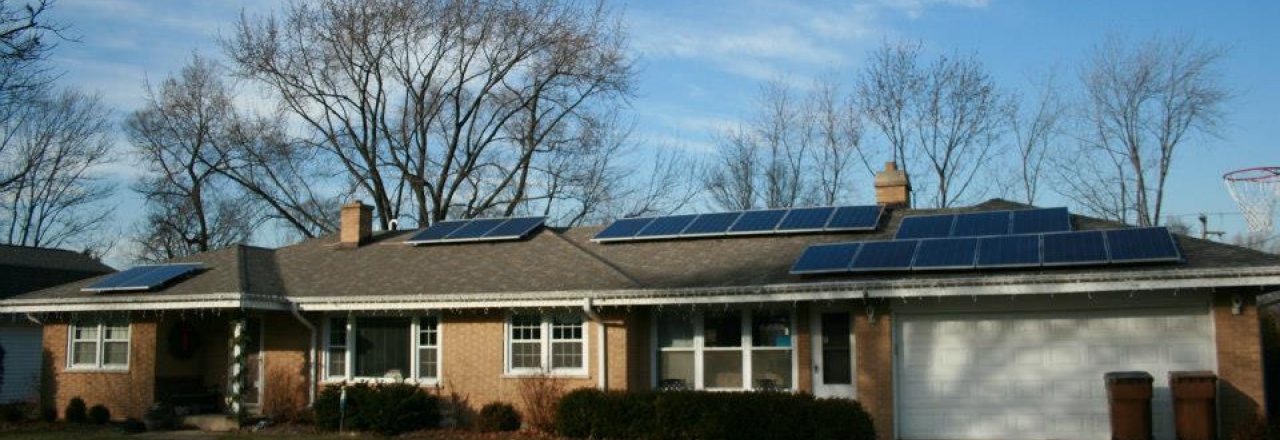 Residential solar panels in Glen Ellyn